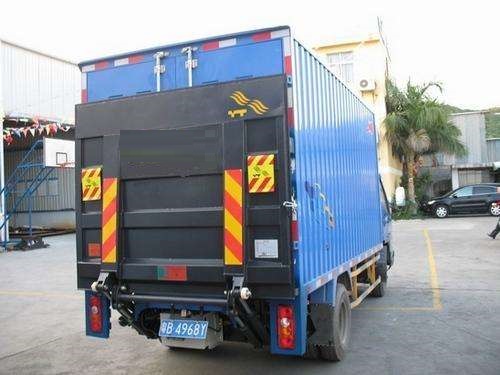 汽車(chē)尾板 汽車(chē)尾板